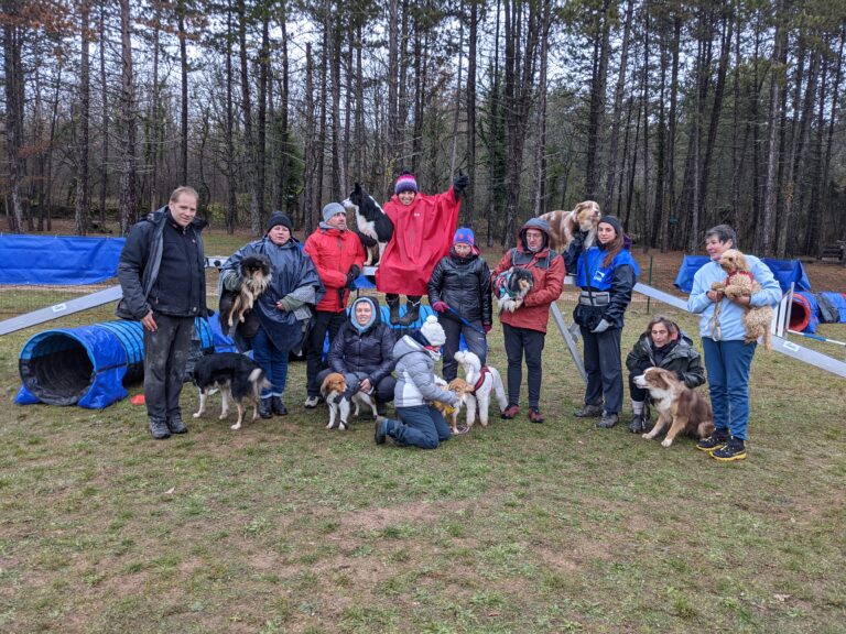 photo de groupe stage à l'extérieur